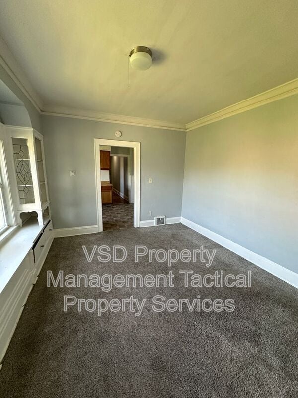Building Photo - 3281 E 143rd St