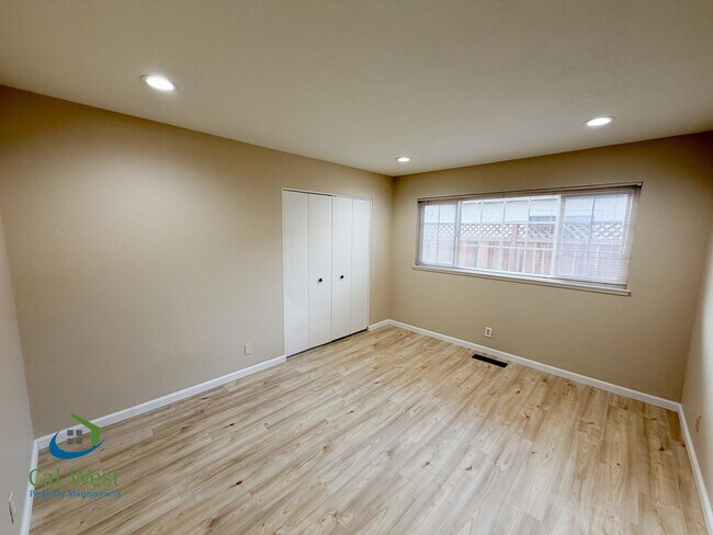 Building Photo - $4795 - Beautiful and Well Maintained South Gilroy Home w/ Salt Water Pool!!