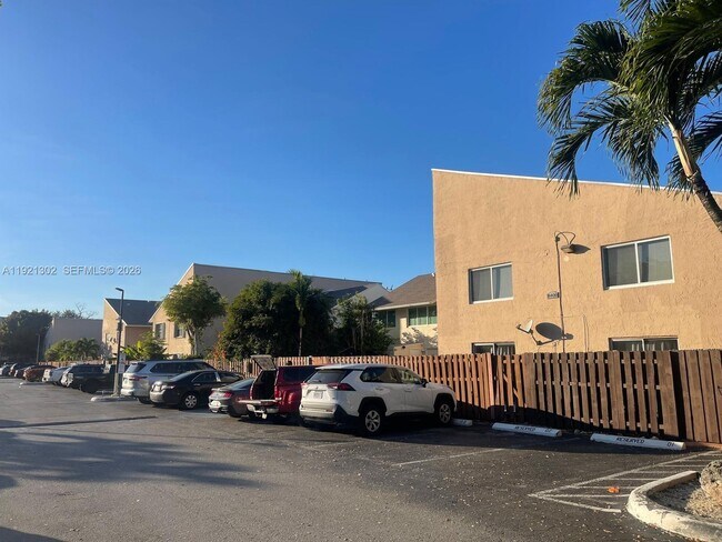 Building Photo - 8400 SW 154th Cir Ct