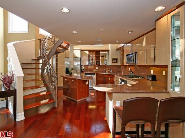 Building Photo - 933 15th Street