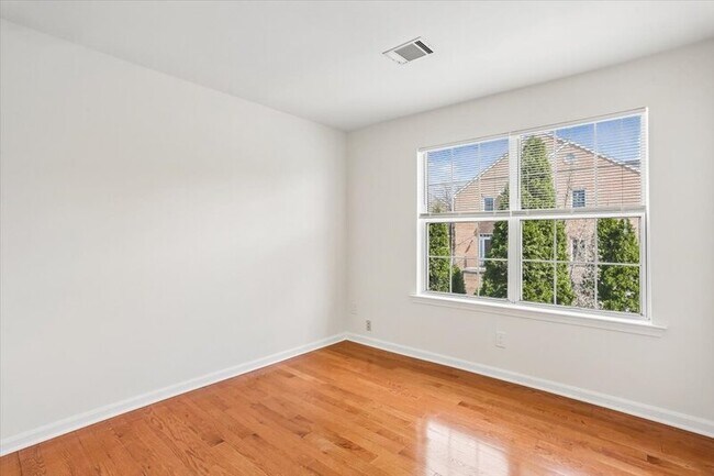 Building Photo - 14104 Parker Farm Way