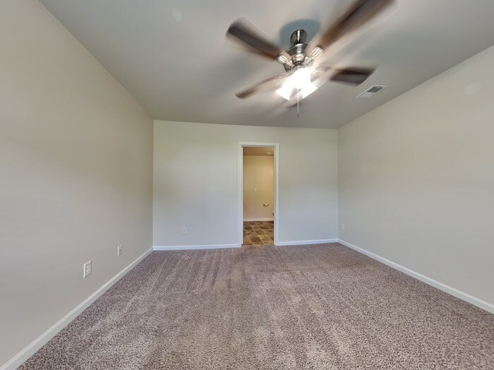 Building Photo - 335 Crooked Pne Ct