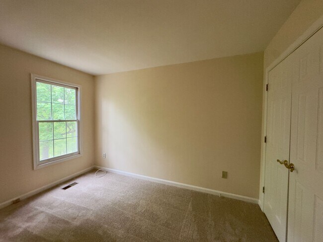 Building Photo - Charming 4 Bedroom/3.5 Bathroom Townhome in Cedarwood Estates, Pikesville, MD!