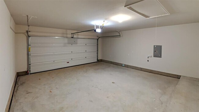 Building Photo - 13909 Bedoya Rd