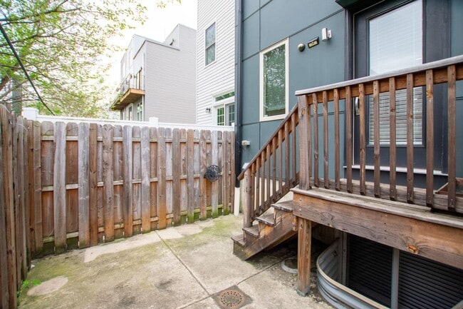 Building Photo - Modern & Efficient Point Breeze Townhome!