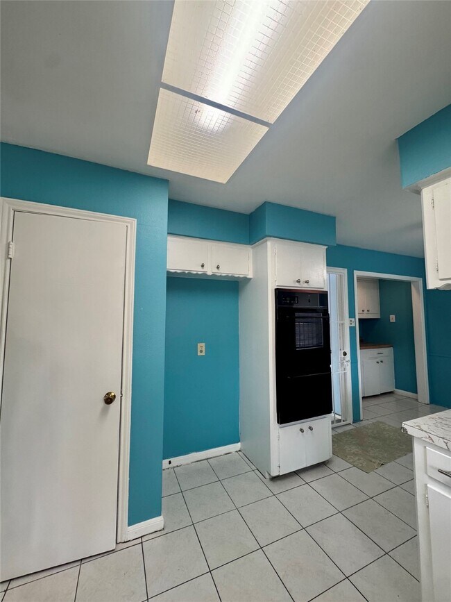 Building Photo - 8418 Hazen St