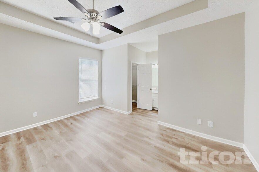 Building Photo - 407 Barking Dr