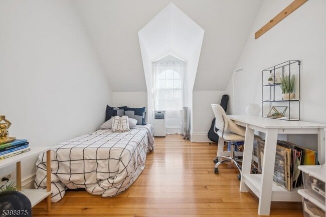 Building Photo - 258 Ridgewood Ave