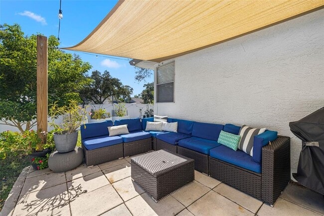 Building Photo - 245 Petrea Dr