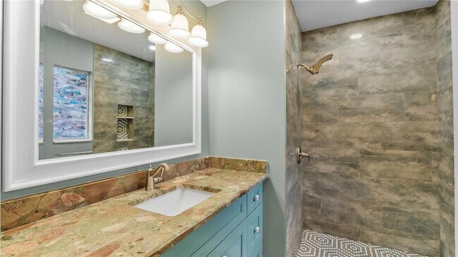 Building Photo - 5304 Rosecrest Cir