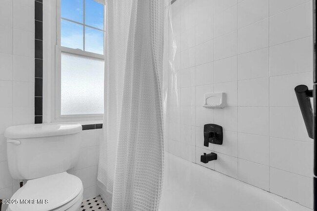 Building Photo - 500 Deal Lake Dr