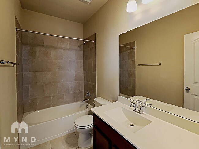 Building Photo - 429 Epiphany Ln