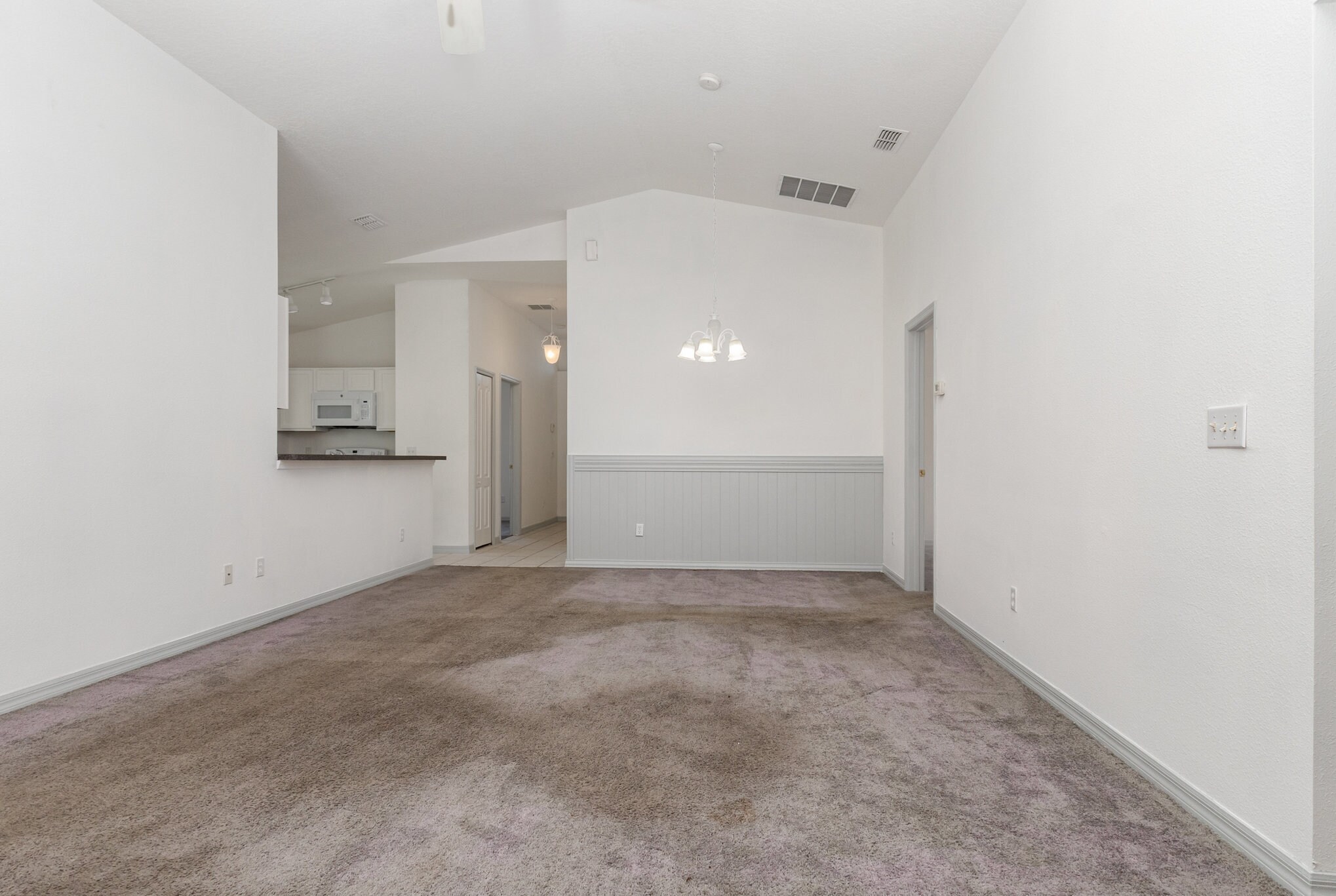 Building Photo - 923 Sandy Ridge Dr