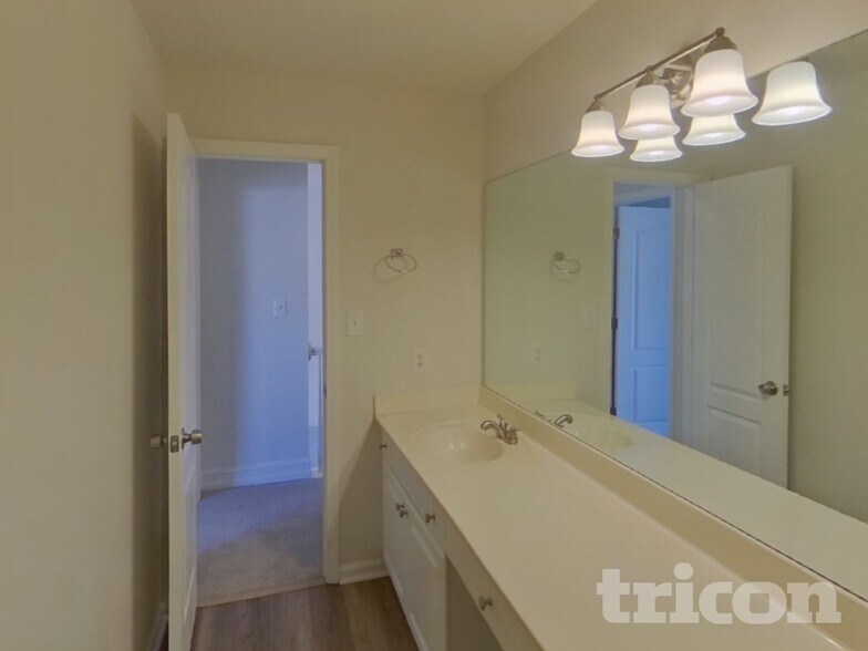 Building Photo - 12334 Manson Glass Ct