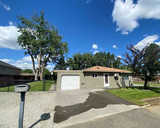 Primary Photo - 904 Rd 46