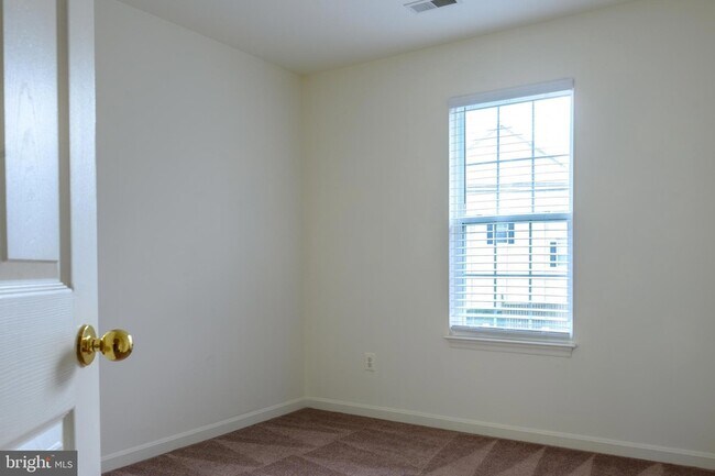 Building Photo - 3842 Koval Ln