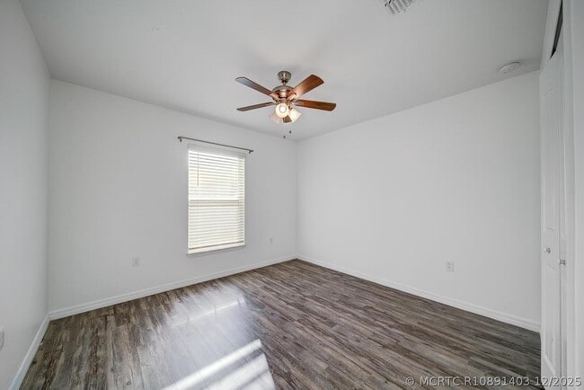 Building Photo - 4631 SW Athena Dr