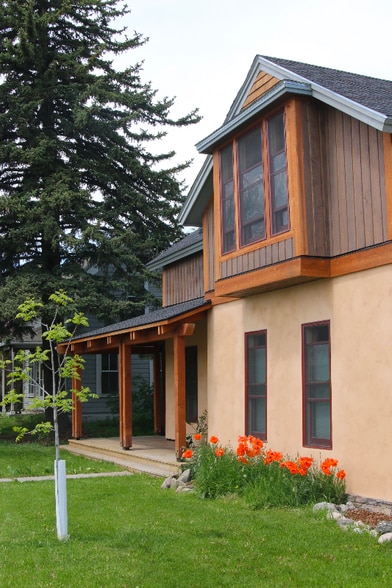 Building Photo - 549 E Mendenhall St