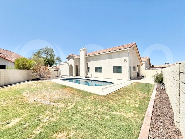 Building Photo - 537 S Danyell Dr