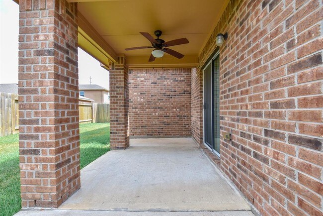 Building Photo - 6127 Carver Pines Dr