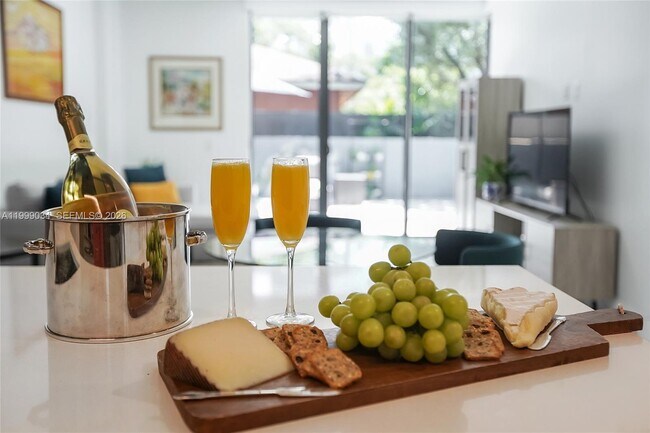 Building Photo - 201 SW 17th Rd