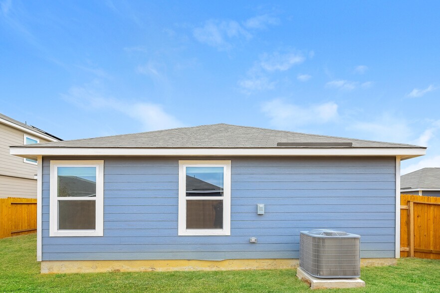 Building Photo - 7306 Lazy Cyn