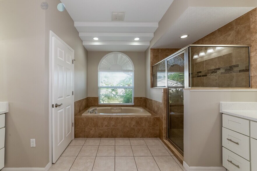 Building Photo - 4910 23rd St E