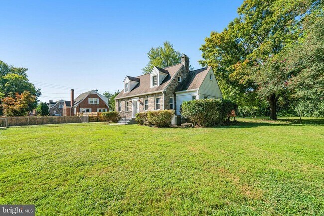 Building Photo - 8230 Gregory Dr