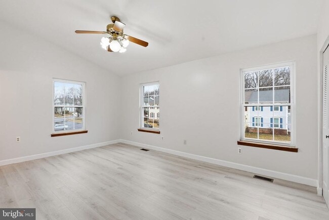 Building Photo - 5001 Lambsgate Ln