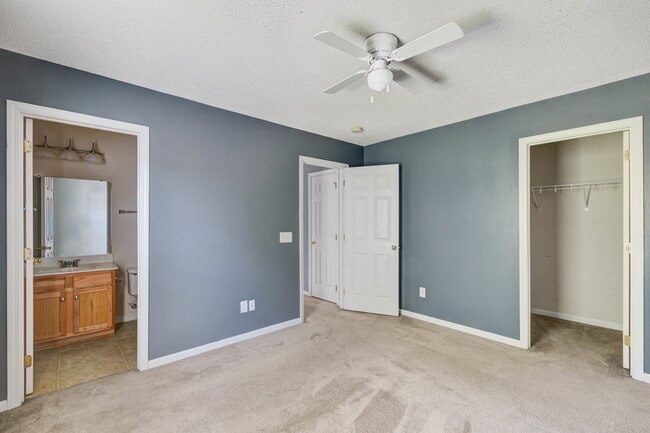 Building Photo - 222 Maypop Dr