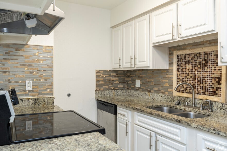 Primary Photo - South Dale Villas