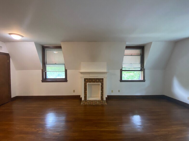Building Photo - 600 Pleasant Ridge Ave