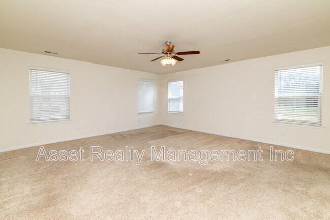 Building Photo - 4714 Willow Bluff Cir