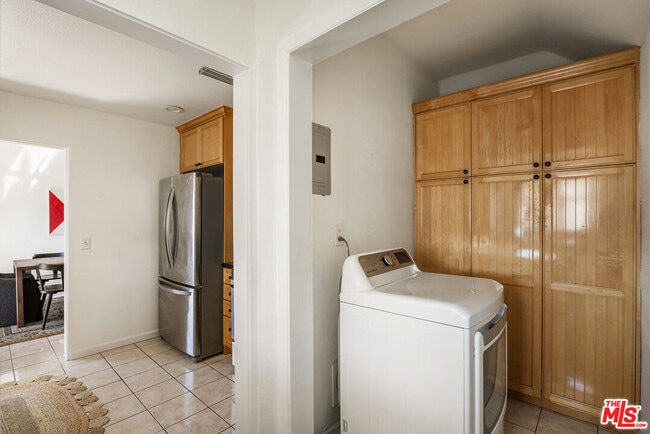 Building Photo - 1147 Westmoreland Ave