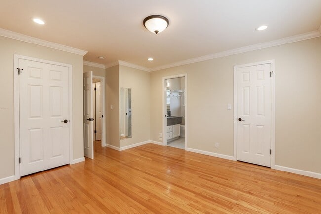 Building Photo - 4BR/3.5BA Belmont Home with Multiple Ensuite Bedrooms, A/C & 2-Car Garage | YouTube Tour
