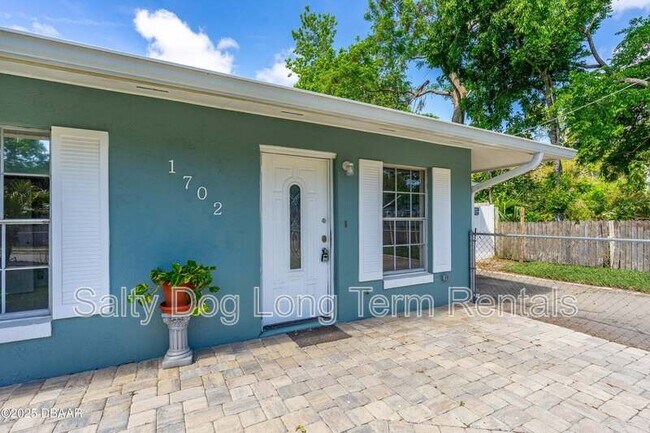 Building Photo - 1702 Carolina Ave