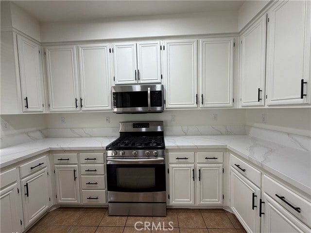 Building Photo - 5569 Hunt Club Dr