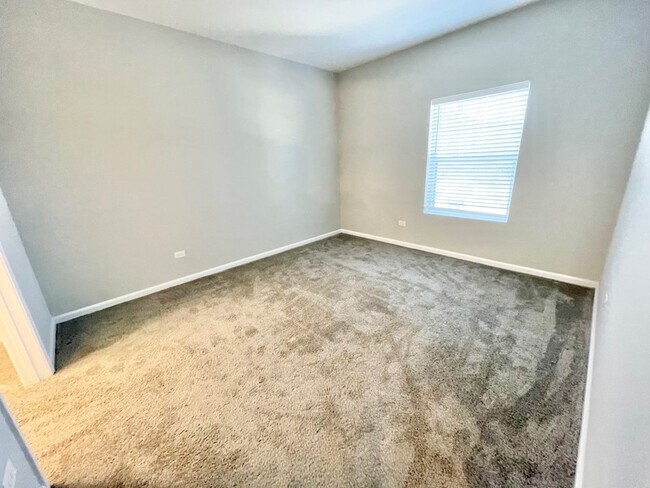 Building Photo - 301 N Madison St