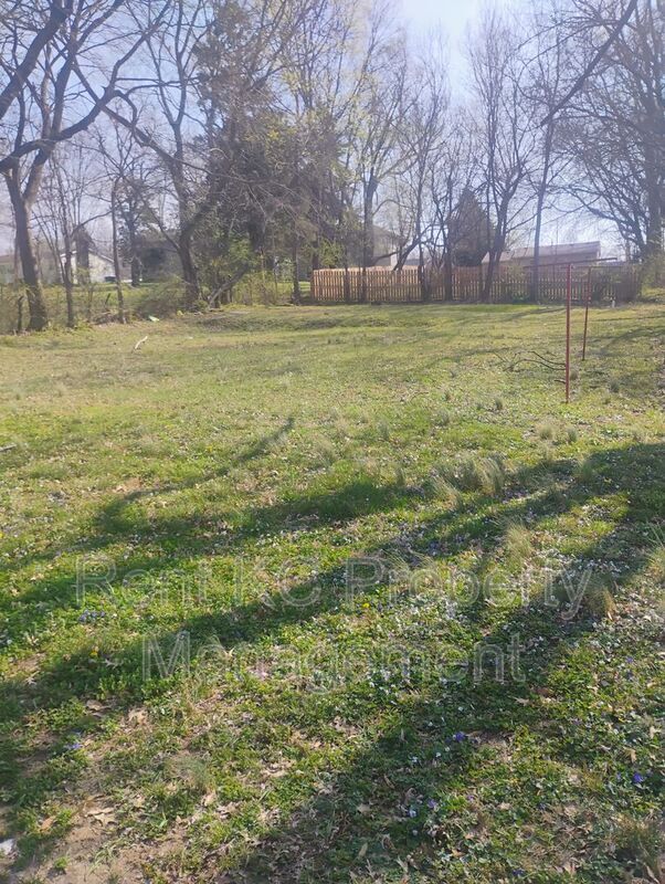 Building Photo - 6021 N Topping Ave