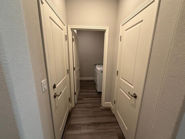 Building Photo - 3 bed/ 2 bath Reno home available in the Wild Stallion Estates