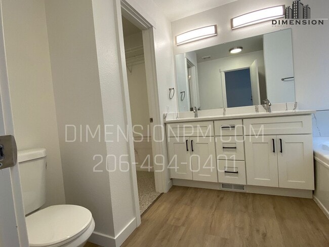 Building Photo - Stylish 4 Bedroom, 2 Bathroom Home with Great Layout