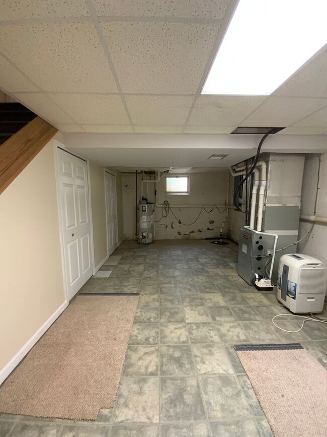 Building Photo - 64 Village Square Dr