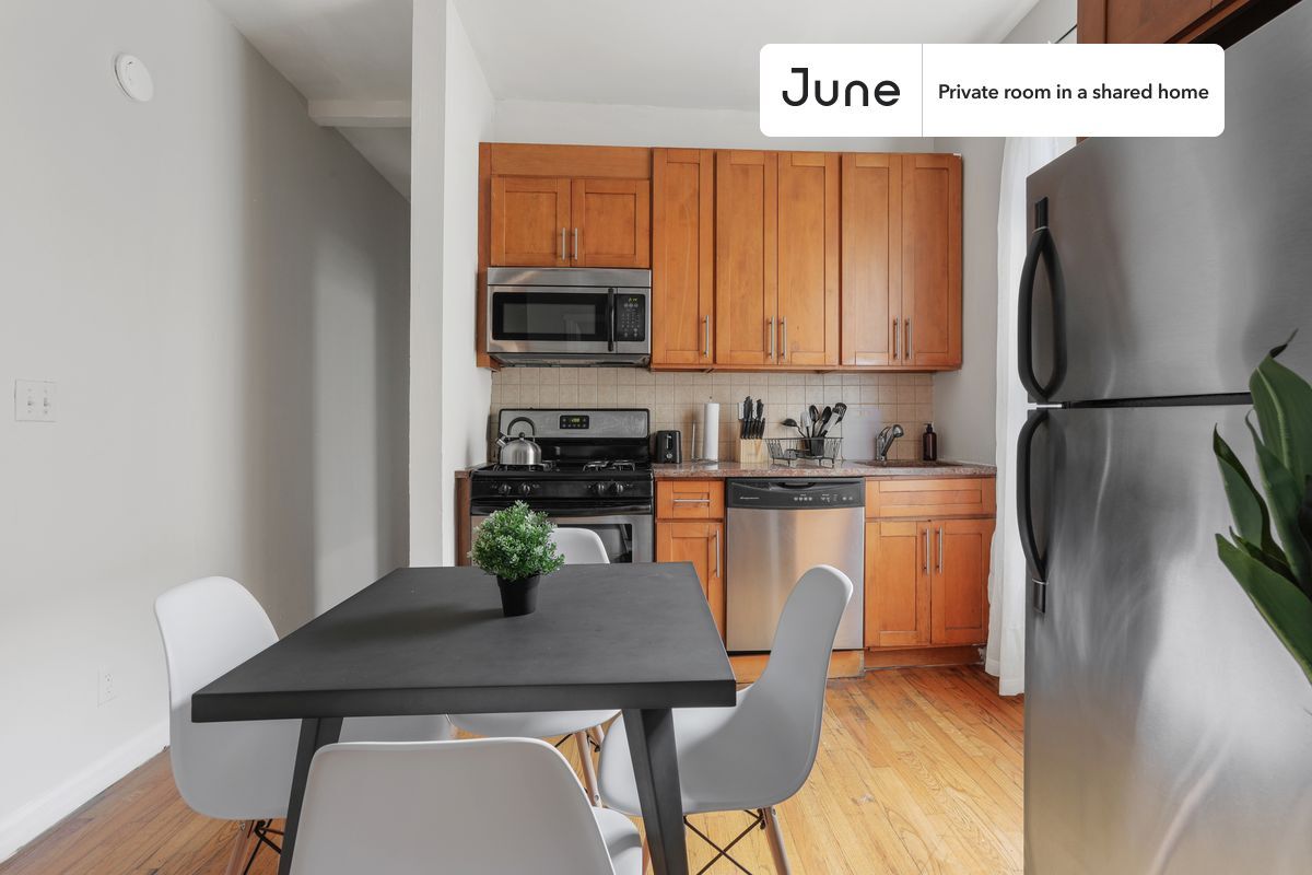 Building Photo - Room in Shared 3 bed/1 bath home in Upper West Side
