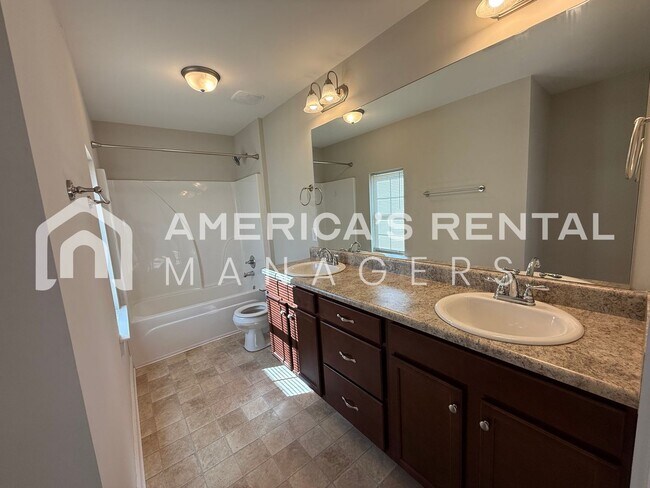Building Photo - Townhome for Rent in Chelsea! COMING SOON!