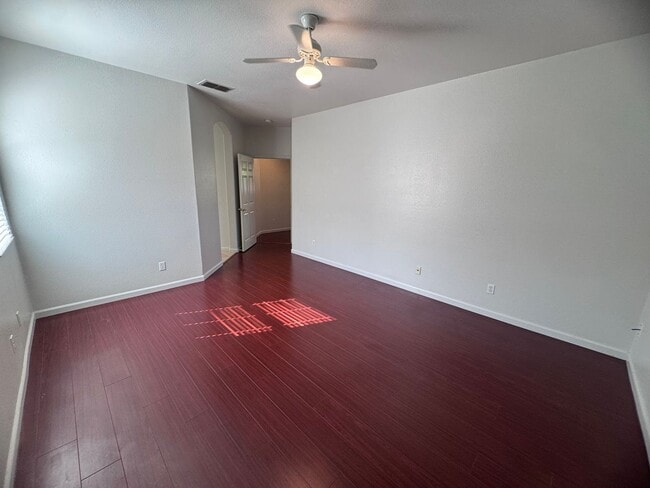 Building Photo - Stonelake Community - Four Bedroom!