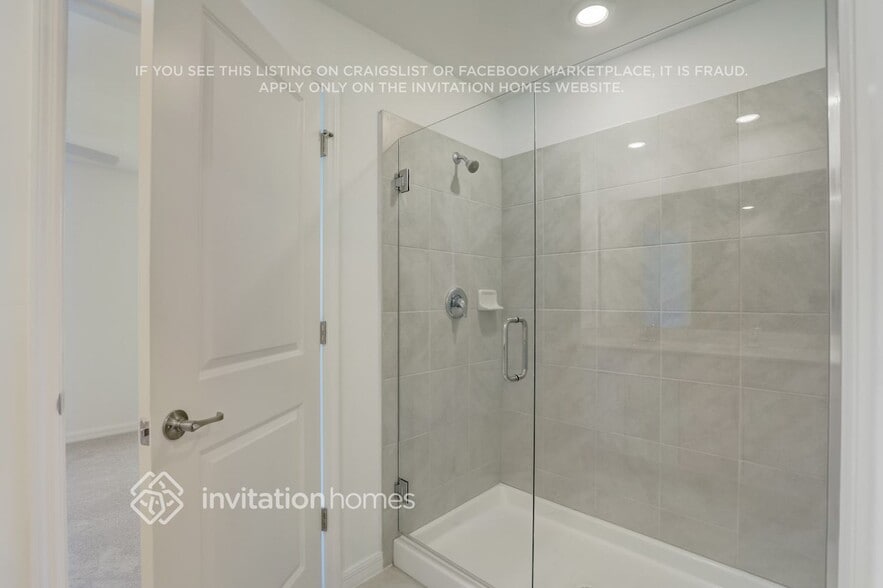 Building Photo - 2077 E Landings Wy