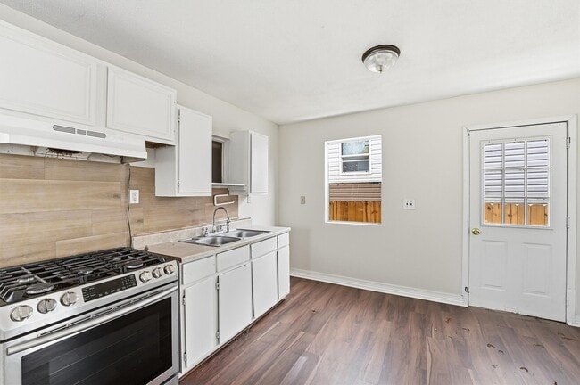 Building Photo - 3531 Cedar Hill Ln