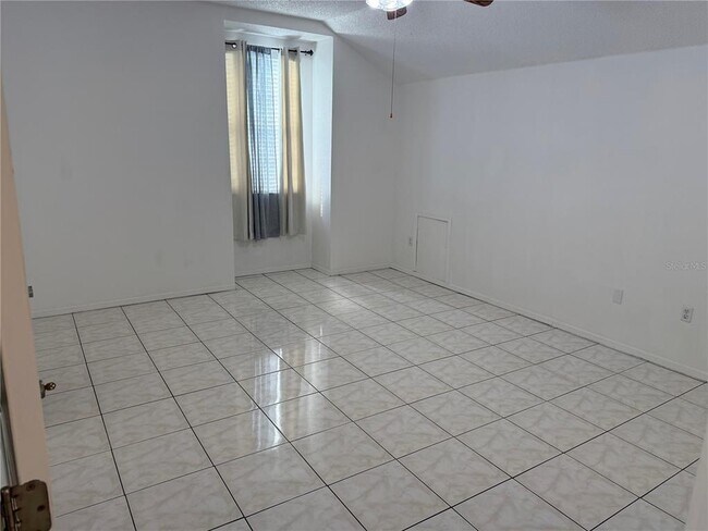Building Photo - 2135 Jessa Dr