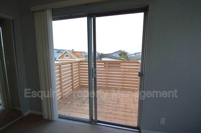 Building Photo - 5410 Driftwood St