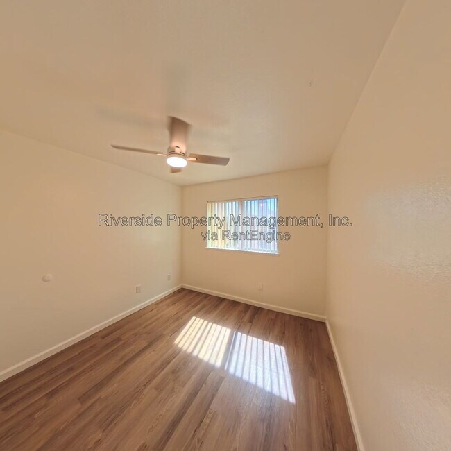 Building Photo - 24052 Royale St